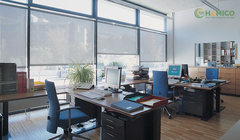 Rèm cuốn có thiết kế gọn nhẹ, dễ dàng sử dụng